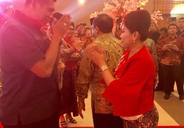 Pisah Sambut Kapolda Sulteng, Wabup Sigi Beri Cenderamata