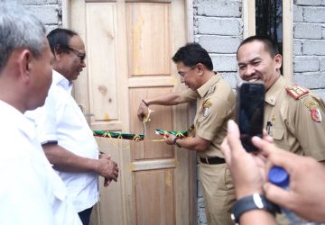 Bupati Sigi Kembali Serahkan Puluhan Rumah Bantuan untuk Warga Kurang Mampu