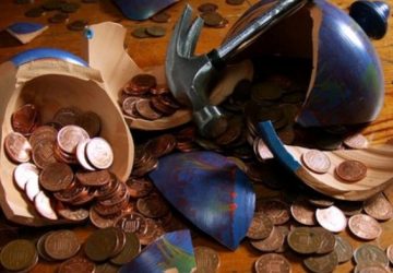 Diduga Ada Tuyul, Netizen Ramai-Ramai Bongkar Celengan