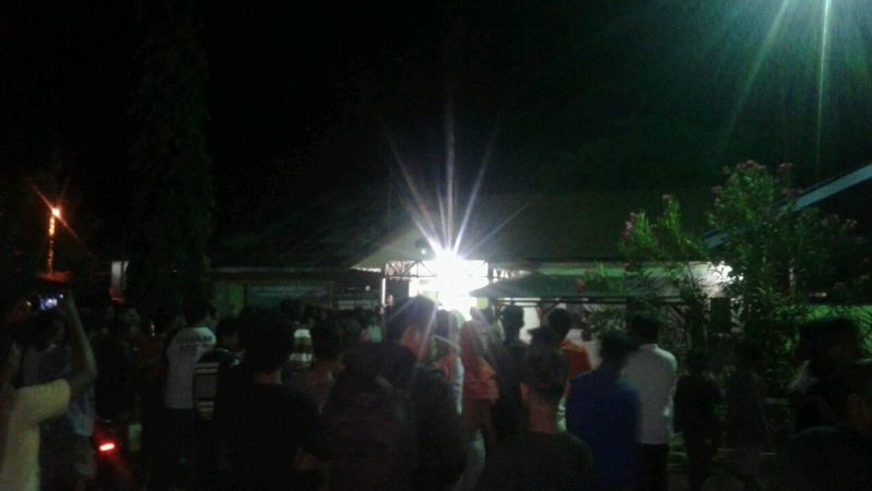 Kesal Listrik Padam, Masyarakat Lempari PLTD Palasa