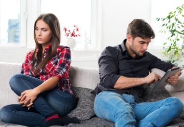 Pasangan Tidak Romantis? Mungkin Ini yang Perlu Anda Lakukan