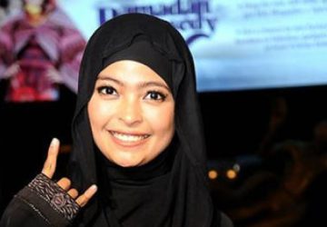 Tantri Kotak Mantapkan Berhijab
