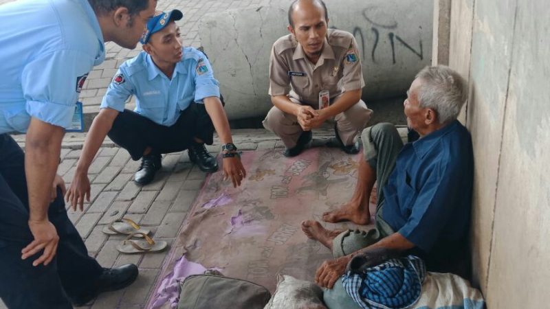 Mengaku Veteran Perang, Lansia Ini Terlantar di Kolong Tol Enggano