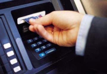 Biaya Transaksi Lebih Murah, 100 Bank Terbitkan ATM “Garuda Merah”