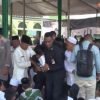 Didepan Presiden, Mahasiswa Riau Ini Pakai Kaos Bertuliskan “Hidup di Riau Tak Semanis Janji Jokowi”