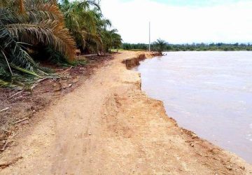 Akses Jalan Putus, Warga Dusun Kalindu Mengungsi