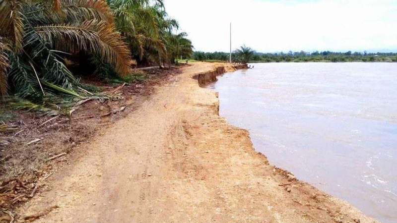 Akses Jalan Putus, Warga Dusun Kalindu Mengungsi