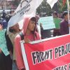 Massa Aksi Desak Bupati Morut Diseret ke Pengadilan