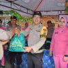 Tinjau Pospam Arus Mudik, Kapolres Sigi Bagikan Bingkisan