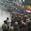 Kandungan Zat dalam Gas Air Mata yang Perlu Anda Ketahui