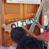 Hasil Pilkades Dibatalkan, Warga Tongoa Sigi Segel Kantor Desa