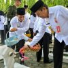 Hari Pahlawan, Gubernur Tabur Bunga di TMP Palu