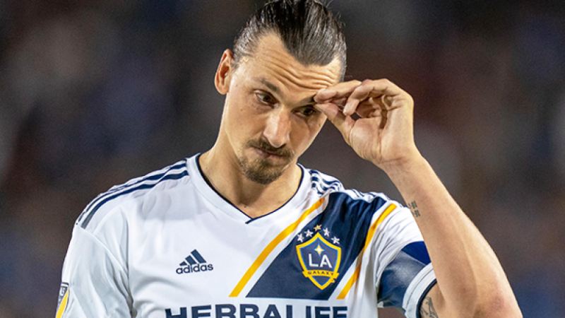 Tottenham Tolak Ibrahimovic