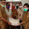 Wabup Sigi Serahkan Bantuan Beras dari Pemprov Sulteng