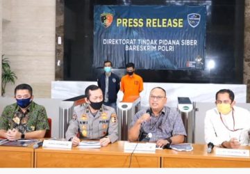 Wow! Setelah Bobol Data Denny Siregar, Pelaku Langsung Lakukan Ini