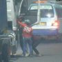 Spesialis Begal Incar Korban di Tol Kemayoran Terekam CCTV