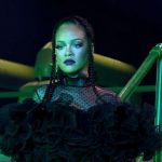 Rihanna Dikecam, Pencipta Lagu Minta Maaf