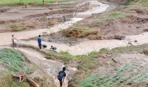 Jembatan Tombang Bye di Mamasa Putus Diterjang Banjir