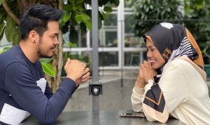 Elly Sugigi Kembali Pamer Foto Nikah dengan Berondong