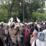 Polisi Bubarkan Masa Aksi 1812 di Patung Kuda, Monas