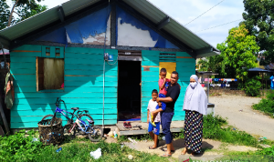 Korban Tsunami Aceh Masih Bertahan di Shelter