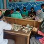 Viral Seorang Kakek Bawa Uang Satu Karung untuk Ditabung