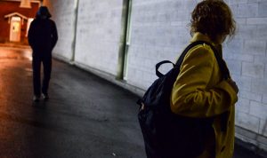 7 Cara Efektif Untuk Menghindari Stalker Yang Obsesif Terhadap Kita