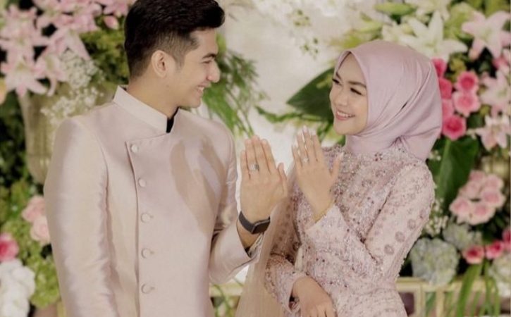 Fakta-Fakta Pelamaran Ria Ricis dan Profil Teuku Ryan