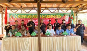 Ketua Perbakin Sigi Kukuhkan Pengurus Jurnalis Shooting Club