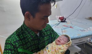 Istri Ustadz Abdul Somad Melahirkan Anak Laki-Laki