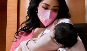 Gendong Cucu Pertama, Krisdayanti: Cahaya Sempurna Bagi Keluarga