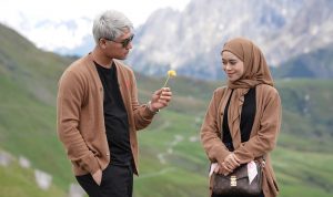 Rizky Billar Cekik Leher Lesti Kejora. Ketahuan Selingkuh?
