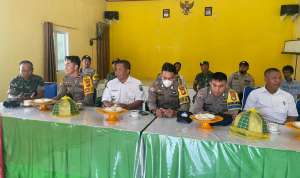 Kapolsek Baras Bersama Danramil Gelar Jumat Curhat di Aula Kantor Kecamatan