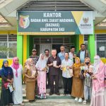 Bersama Baznas Sigi, Ketua DPRD Salurkan Bantuan ke Mustahik