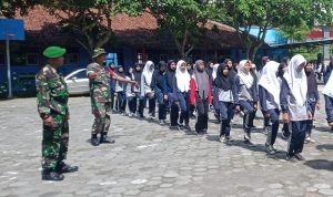 Babinsa Kemusu Berikan Materi Wasbang di SMKN I Kemusu