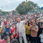 Ahmad Ali Jalan Santai Bareng Ribuan Masyarakat Banggai Laut