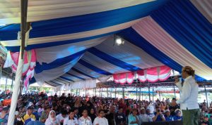 Anwar-Reny di Rio Pakava, Janji Jalan Mulus Hingga Bangun Pabrik Sawit