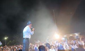 Lautan Manusia Saksikan Deklarasi Anwar-Reny di Bukit Halimun, Luwuk