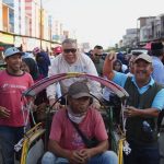 Ahmad Ali Blusukan di Pasar Inpres Manonda, Minum Jamu Sampai Bawa Becak