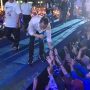 Warga Banggai Rela Berbasah-basah Demi  Anwar-Reny