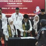 KPU Sulteng Terima Pendaftaran Pasangan Anwar Hafid dan Reny Lamadjido