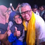 Demi Bertemu Ahmad Ali, Nenek 78 Tahun Ini Rela Berdesakan di Antara Lautan Massa