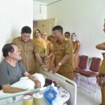 Gubernur Sulteng Besuk H.B Paliudju di RSUD Undata