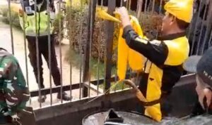 FPK Segel Kantor PT CPM dengan Kain Kuning, Tuntut Penghentian Tambang
