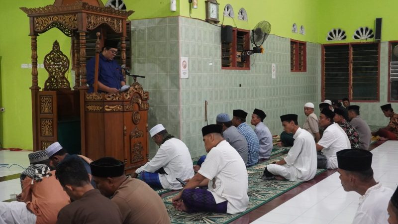 Safari Ramadan, Pemprov Sulteng Bagikan Al-Qur’an dan Sembako di Ampibabo