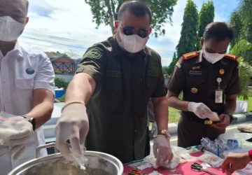 Ketua DPRD Palu Hadiri Pemusnahan Barang Bukti, Dukung Penegakan Hukum
