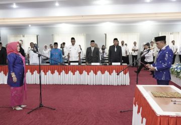 Gubernur Sulteng Lantik Siti Norma Mardjanu sebagai PAW Anggota Komisi Informasi