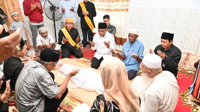 Pelepasan Jenazah Rum Parampasi,  Anwar Hafid: Kita Kehilangan Sosok Pejuang Budaya