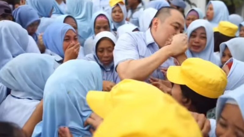 Ketika Mesin Jahit Terhenti: Tangis dan Pelukan Warnai Perpisahan Ribuan Karyawan Sritex
