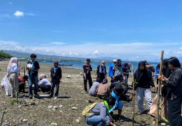 Langkah Kecil untuk Bumi: MAPALA Pawana FMIPA Untad Konsisten Lestarikan Mangrove